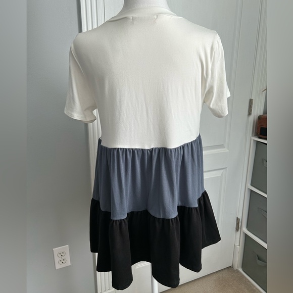You & Me | White, Blue, and Navy Tiered Short Sleeve Peplum Top | Size Small - Picture 9 of 10